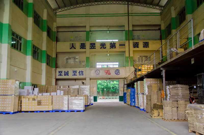 年出貨量燈泡1.3億只燈串200萬套以上